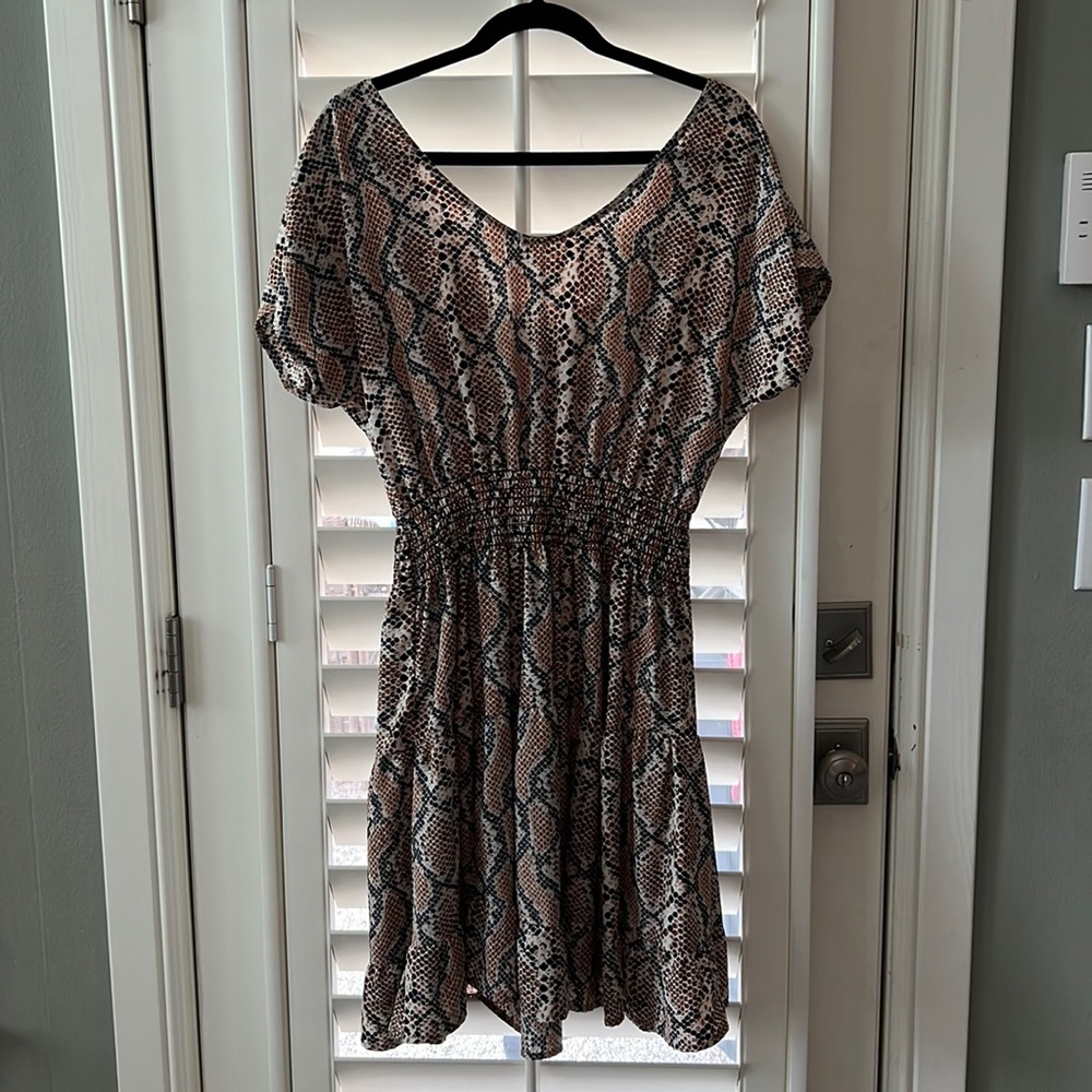 Boutique snakeskin elastic waisted dress.